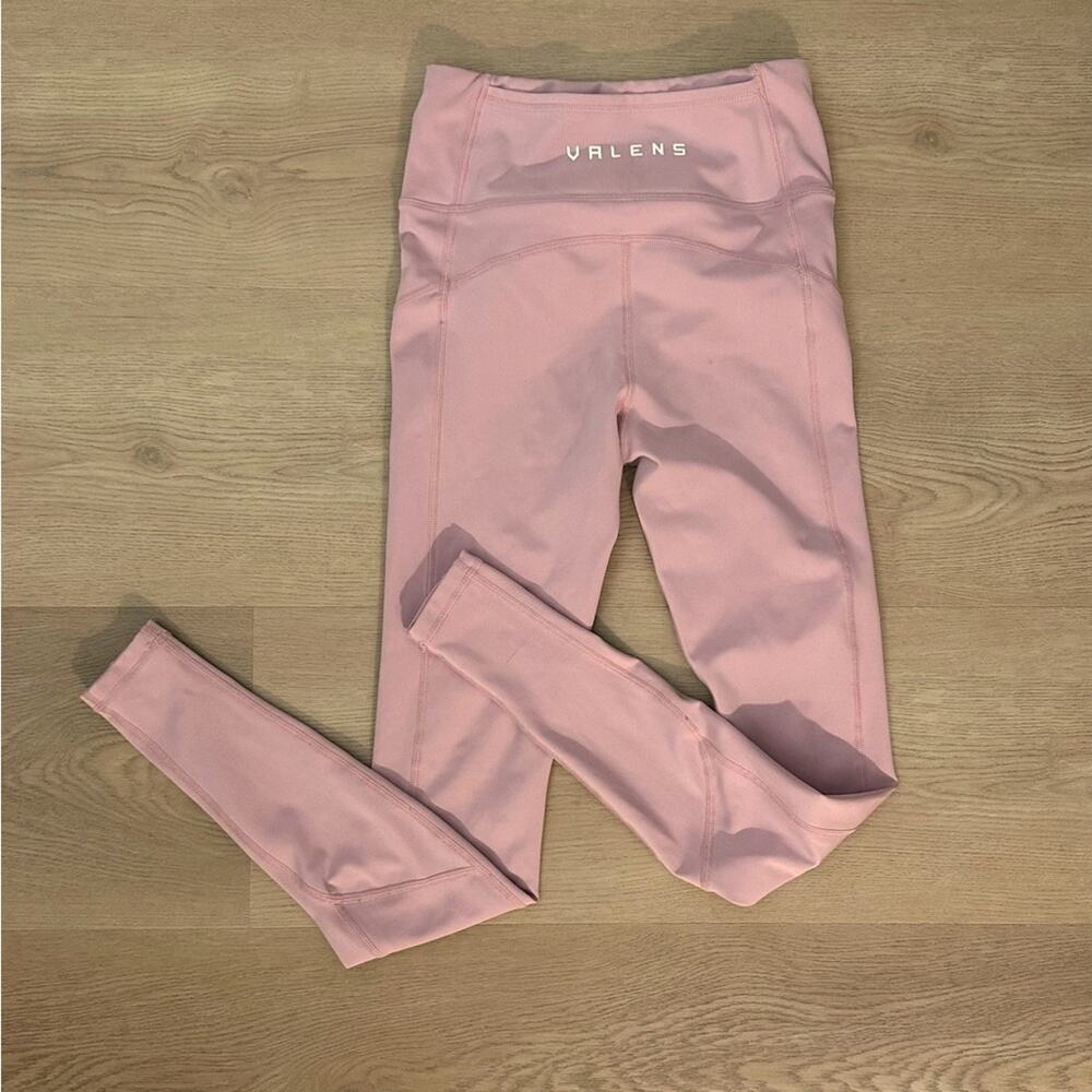 Women’s XS Valens full length leggings with mesh design on the legs